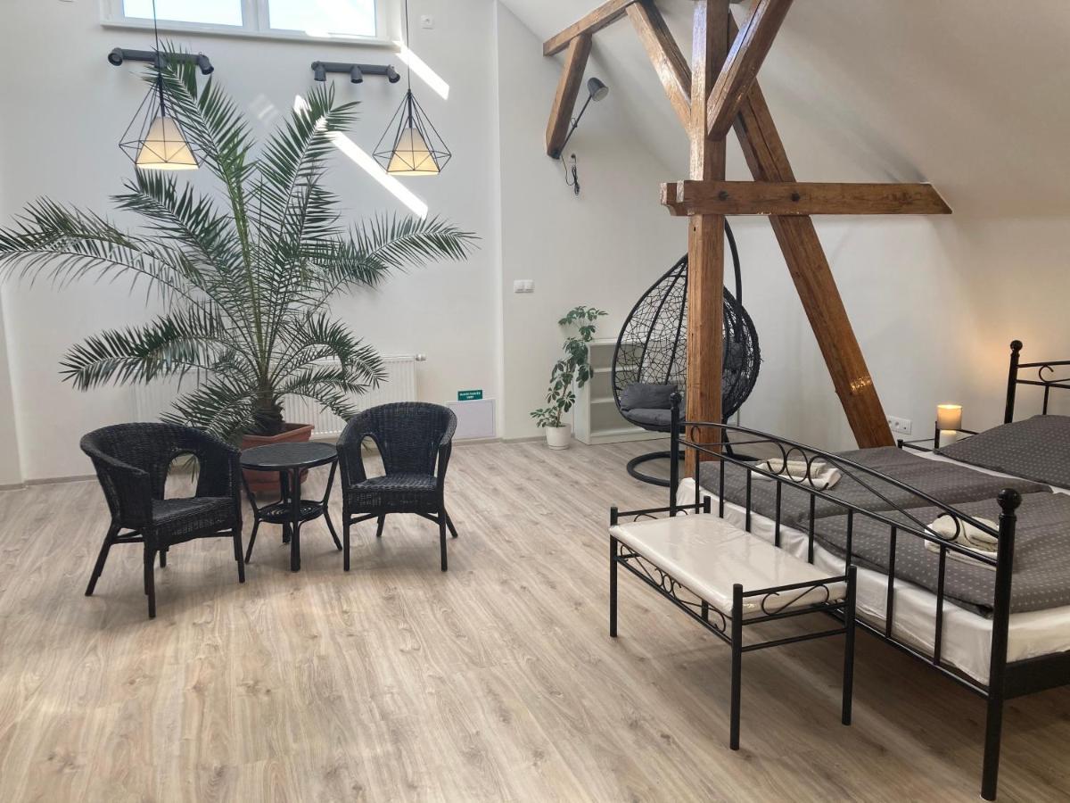 Apartmany Pod Radhostem Rožnov pod Radhoštěm Екстериор снимка